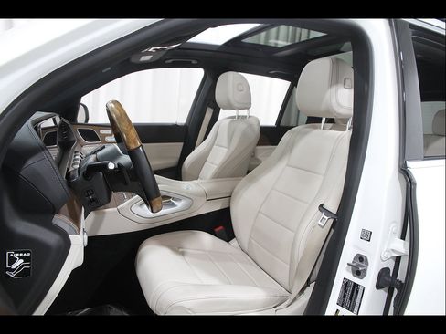 Used 2021 Mercedes-Benz GLE 350 4MATIC image 5