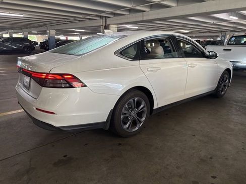 Used 2023 Honda Accord EX image 4