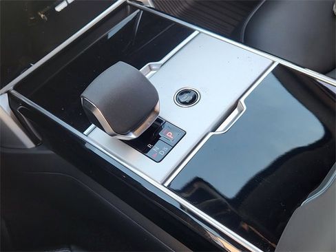 New 2026 Land Rover Range Rover SE image 15