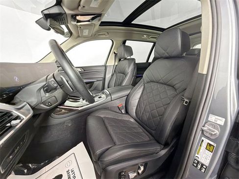 Used 2024 BMW X7 xDrive40i image 19