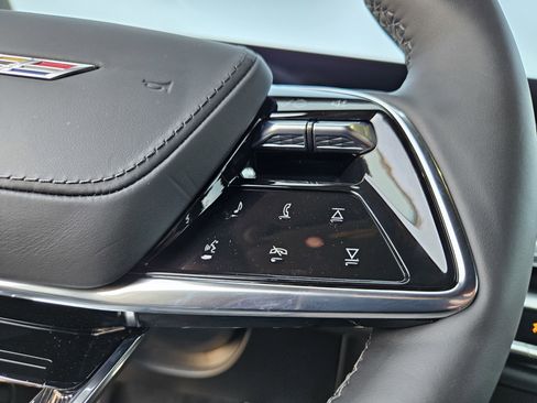 New 2026 Cadillac Lyriq V image 33
