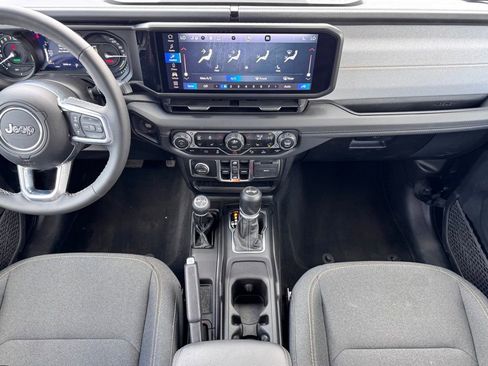 Used 2025 Jeep Wrangler Unlimited Sahara w/ Safety Group AWD/4WD image 11