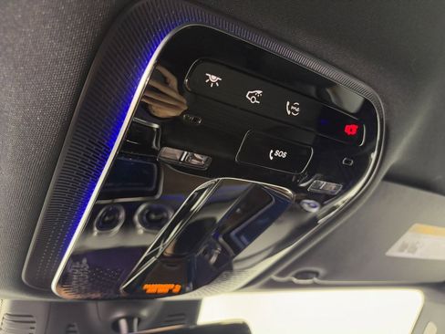 Certified 2025 Mercedes-Benz GLC 350e GLC 350e w/ AMG Line image 25