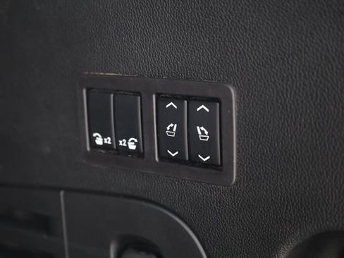 Used 2018 Chevrolet Tahoe LT w/ Luxury Package AWD/4WD image 30