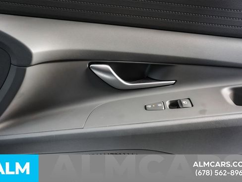 Used 2025 Hyundai Elantra SE image 38