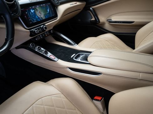 Certified 2018 Ferrari GTC4Lusso image 31