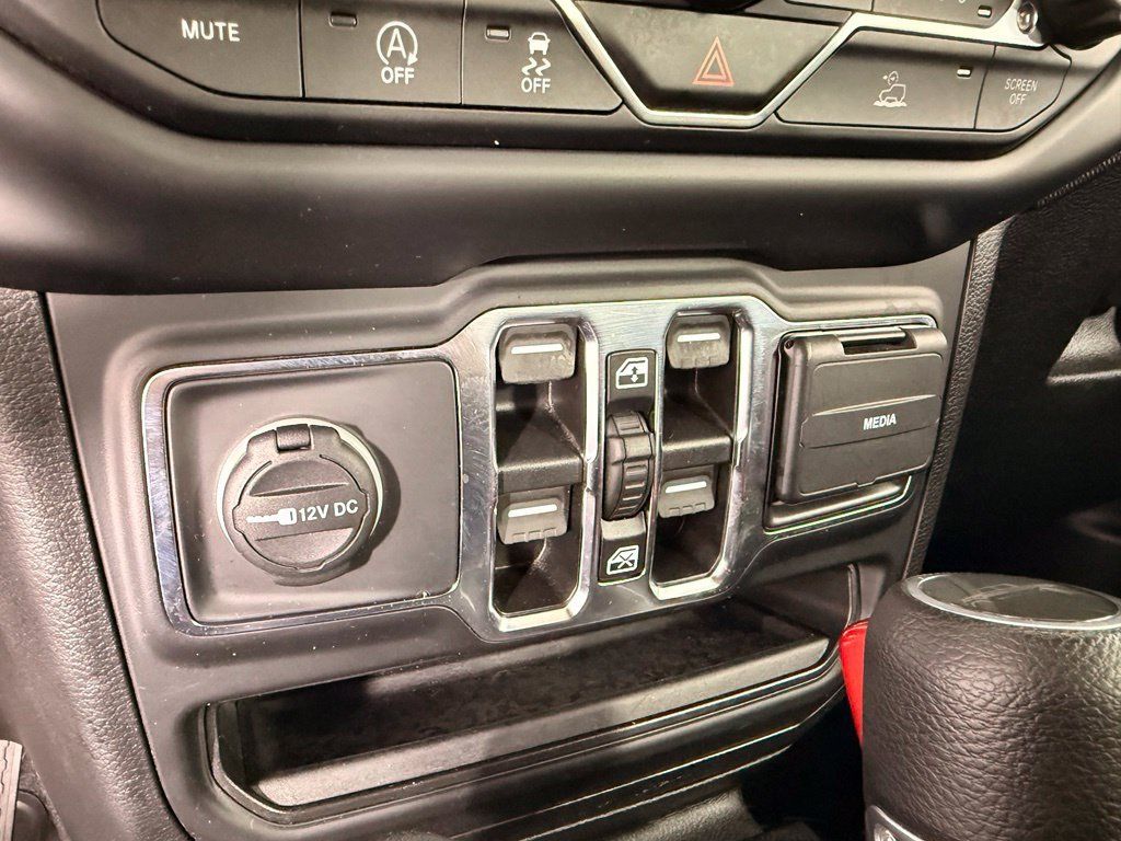 Used 2021 Jeep Gladiator Sport AWD/4WD image 23