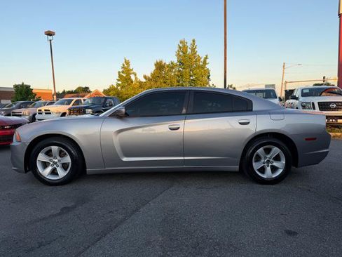 Used 2013 Dodge Charger SE w/ Connectivity Group RWD image 8