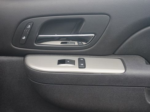 Used 2011 Chevrolet Avalanche LT w/ Luxury Package image 21