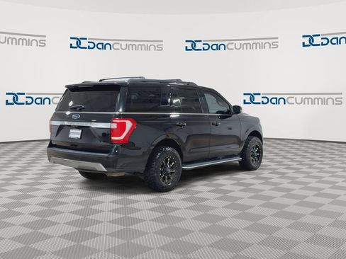 Used 2018 Ford Expedition XLT w/ Equipment Group 202A AWD/4WD image 8