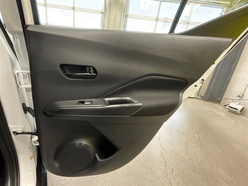 Used 2022 Nissan Kicks S image 20