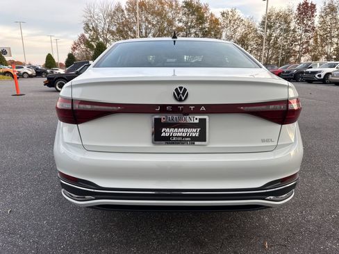 Used 2025 Volkswagen Jetta SEL image 6
