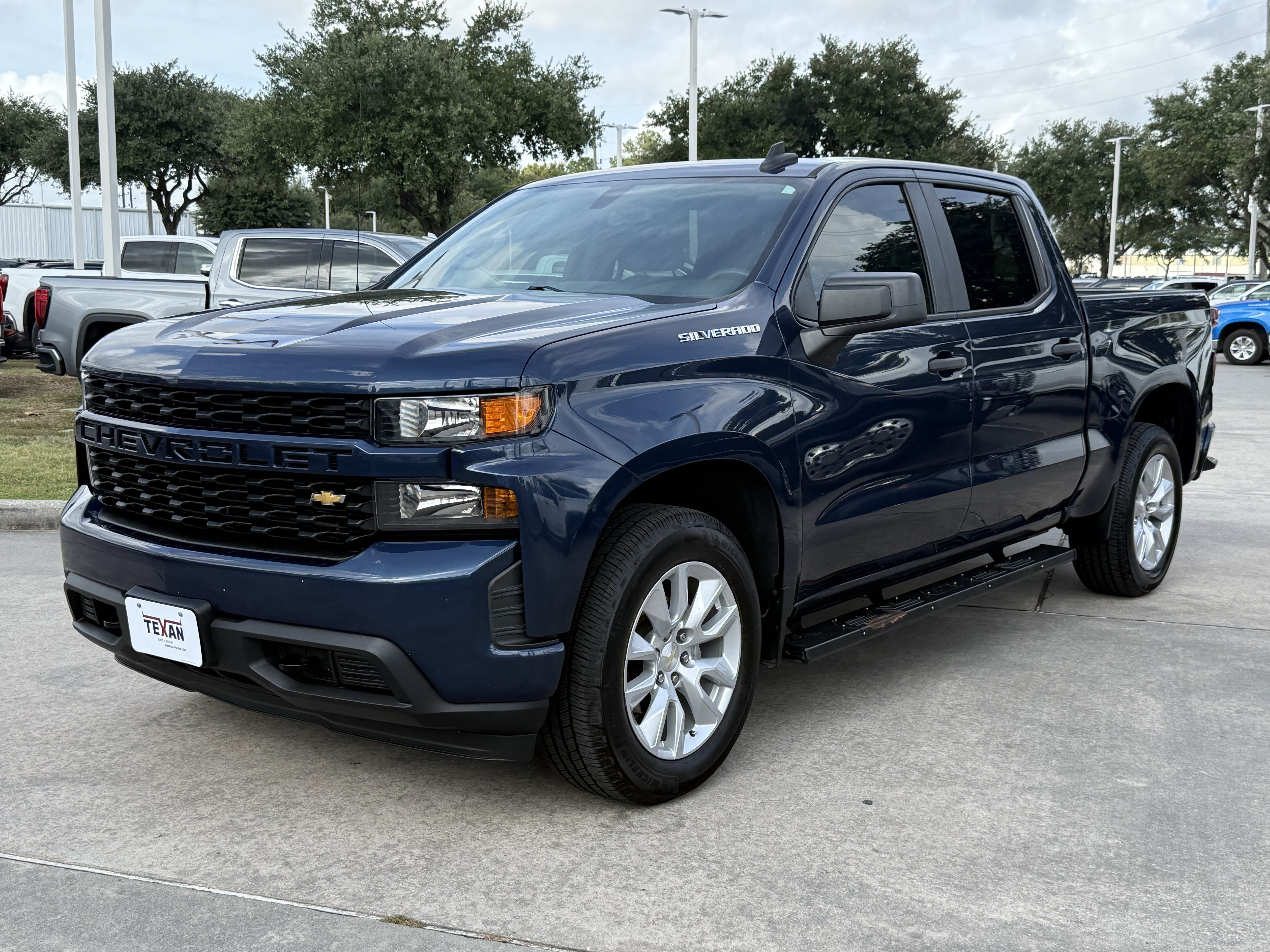 Used 2020 Chevrolet Silverado 1500 Custom w/ Custom Value Package RWD image 8