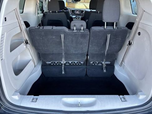 Used 2023 Chrysler Voyager LX FWD image 18