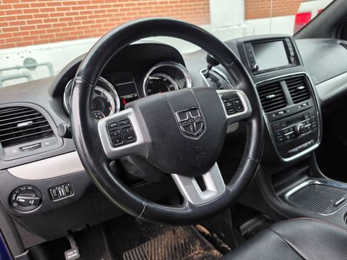 Used 2019 Dodge Grand Caravan GT FWD image 4