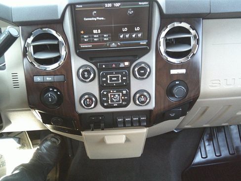 Used 2014 Ford F350 Lariat w/ Lariat Interior Package AWD/4WD image 18