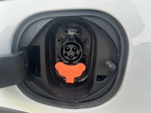 Used 2021 Chevrolet Bolt LT image 45