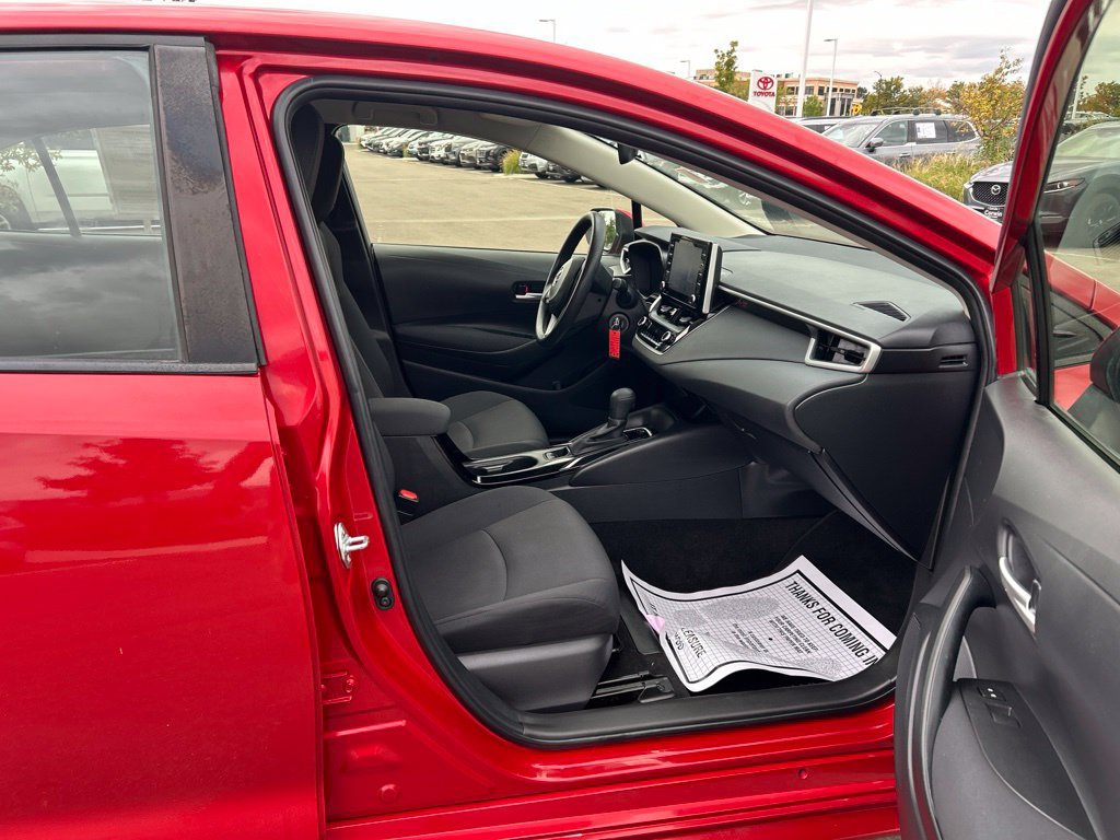 Used 2021 Toyota Corolla LE w/ Carpet Mat Package (TMS) FWD image 13