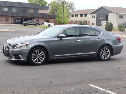 Used 2014 Lexus LS 460 AWD w/ Comfort Package image 10