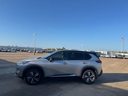 Certified 2023 Nissan Rogue Platinum w/ Platinum Premium Package AWD/4WD image 10