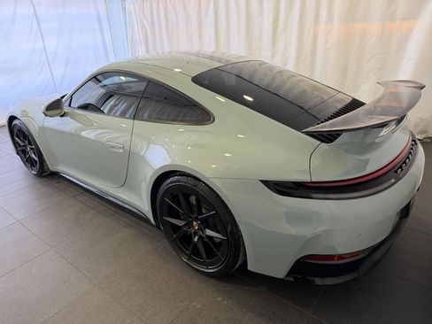 Used 2025 Porsche 911 Carrera image 3