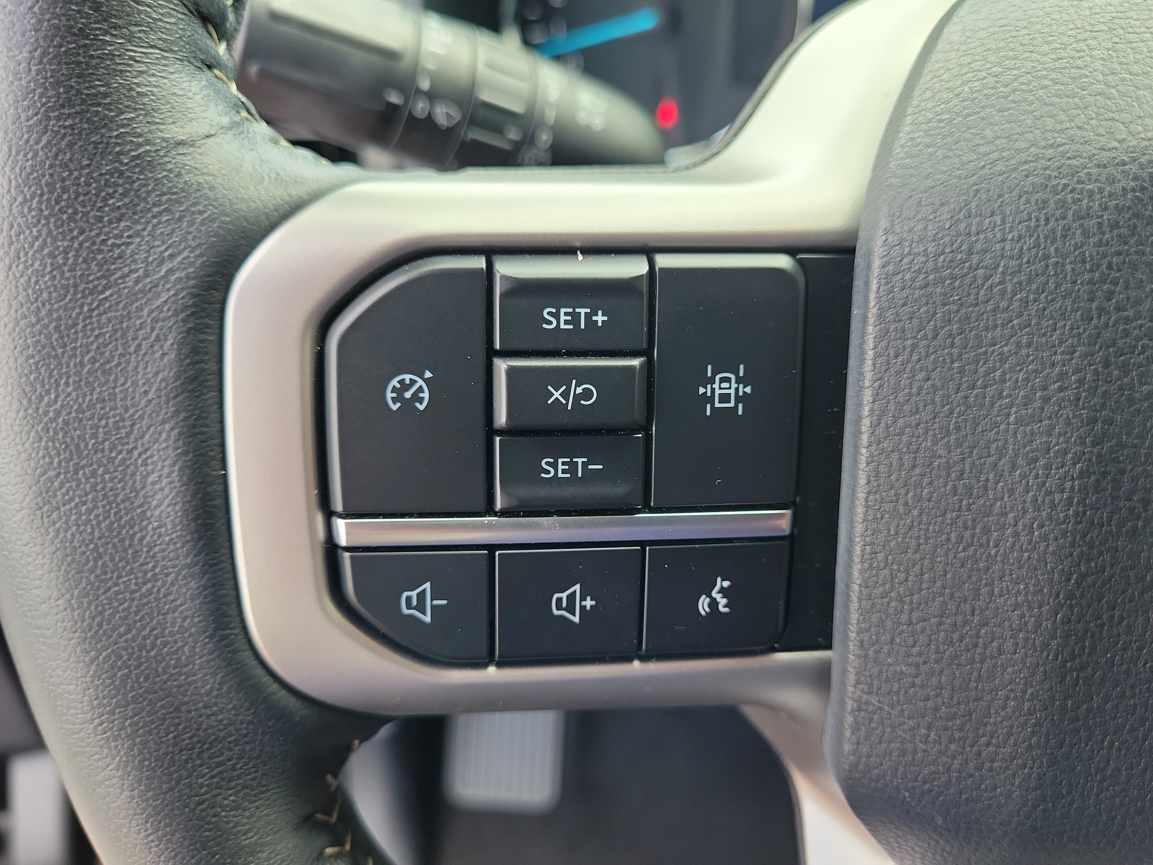 Used 2024 Ford Expedition XLT RWD image 19