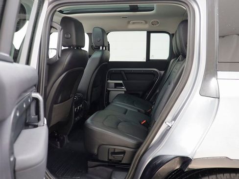 Used 2023 Land Rover Defender 130 SE image 15