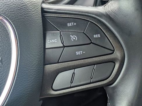 Used 2023 Dodge Challenger SXT RWD image 24