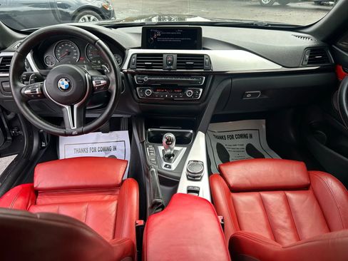 Used 2015 BMW M4 Convertible image 26