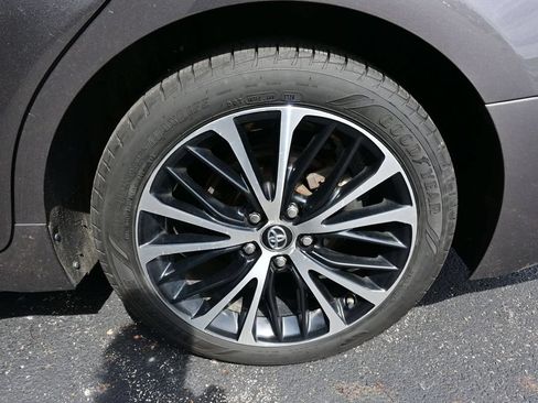 Used 2018 Toyota Camry SE w/ Moonroof Package FWD image 35