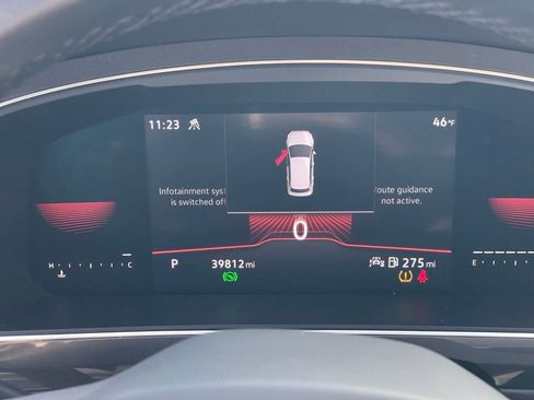 Certified 2022 Volkswagen Tiguan SE R-Line image 19