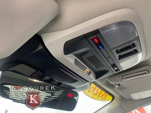 Used 2026 Subaru Crosstrek 2.0i Premium image 18