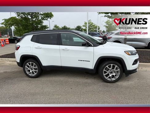Used 2025 Jeep Compass Limited AWD/4WD image 4