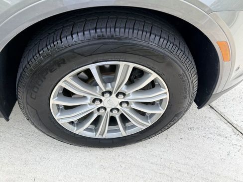 Used 2018 Cadillac XT5 Luxury w/ Driver Awareness Package image 15