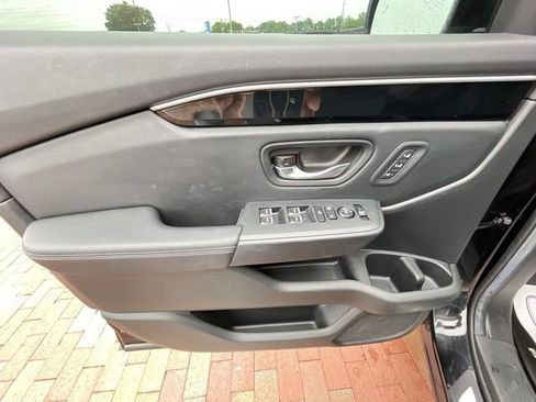 Certified 2025 Honda Pilot EX-L image 10