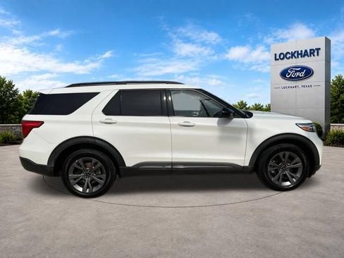 Used 2023 Ford Explorer XLT w/ Equipment Group 202A AWD/4WD image 8