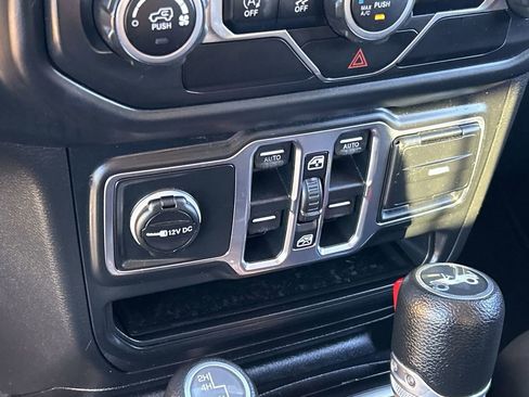 Used 2018 Jeep Wrangler Unlimited Sport S image 25