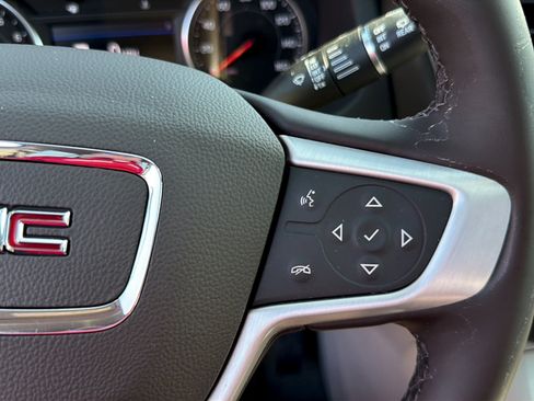 Used 2023 GMC Acadia SLT w/ Preferred Package AWD/4WD image 21
