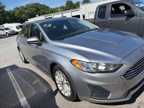 Used 2020 Ford Fusion SE FWD image 6