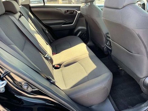 Used 2024 Toyota RAV4 LE AWD/4WD image 23