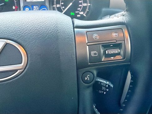 Used 2017 Lexus GX 460 image 35