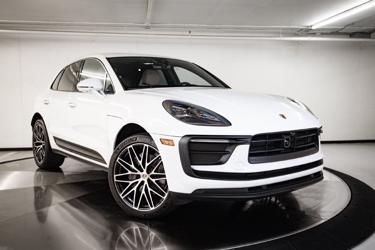 Certified 2023 Porsche Macan AWD/4WD image 9