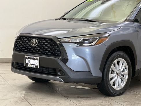 Used 2023 Toyota Corolla Cross LE w/ Moonroof Package AWD/4WD image 28