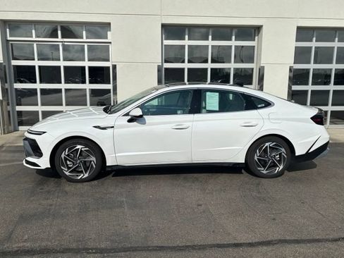 Used 2024 Hyundai Sonata SEL w/ Convenience Package FWD image 3