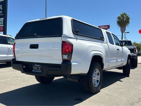 Used 2022 Toyota Tacoma SR RWD image 13