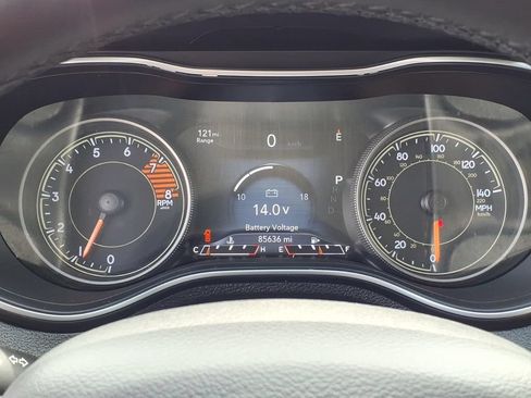 Used 2020 Jeep Cherokee Limited AWD/4WD image 6
