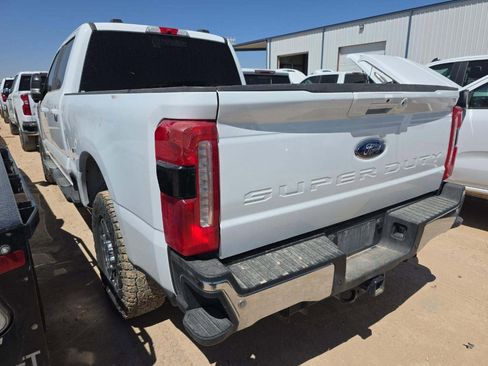 Used 2025 Ford F250 Lariat AWD/4WD image 2