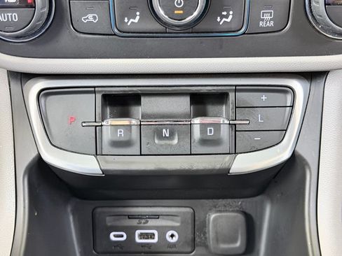 Used 2022 GMC Terrain SLT w/ Infotainment Package II AWD/4WD image 53