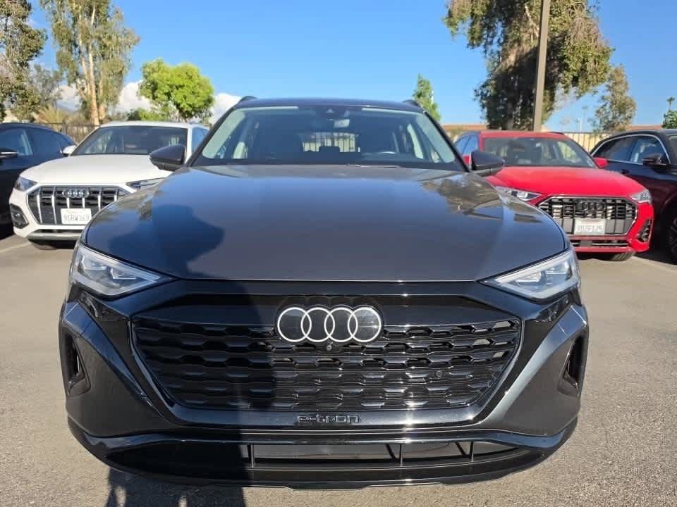 Used 2024 Audi Q8 e-tron Premium Plus w/ Premium Plus Package AWD/4WD image 2