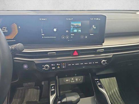 Used 2024 Kia Sorento S w/ Panoramic Sunroof Package image 17